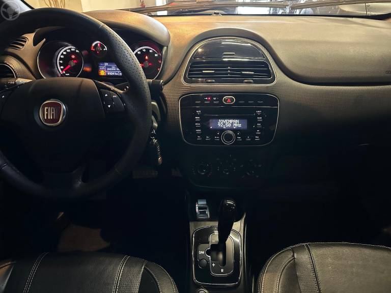 FIAT - PUNTO 1.8 BLACKMOTION 16V FLEX 4P AUTOMATIZADO - 2015/2016 - PRETA - R$ 50.900,00