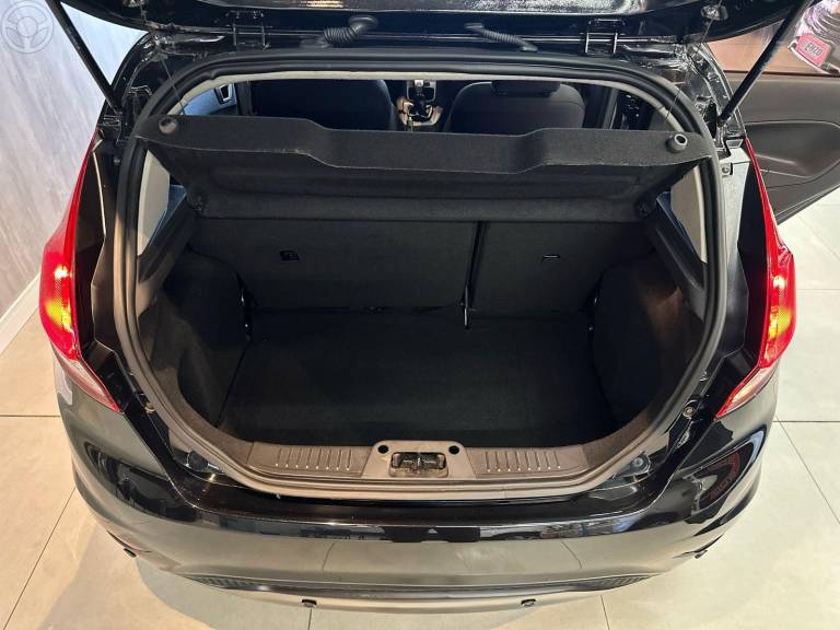 FORD - FIESTA 1.6 SE HATCH 16V FLEX 4P MANUAL - 2018/2018 - PRETA - R$ 54.900,00