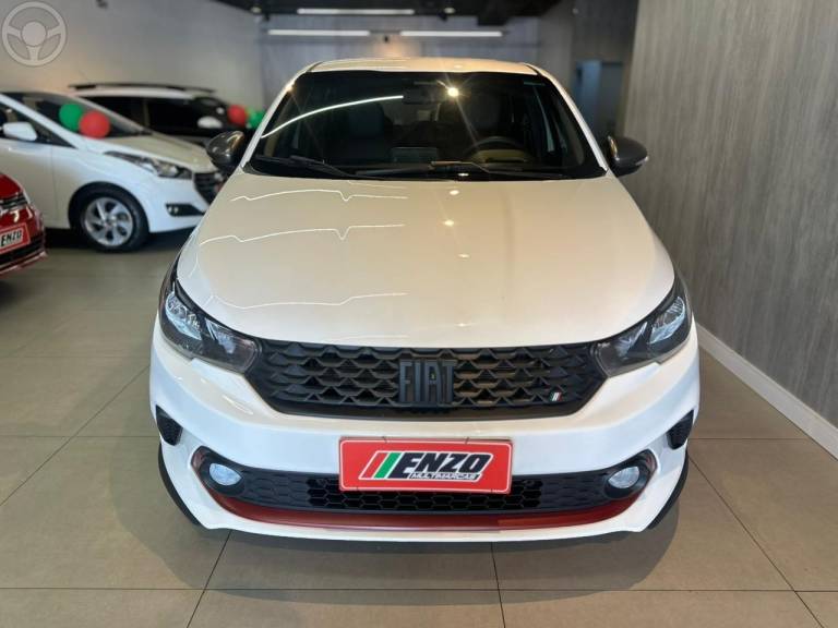 FIAT - ARGO 1.8 E.TORQ FLEX HGT AT6 - 2020/2021 - BRANCA - R$ 83.900,00