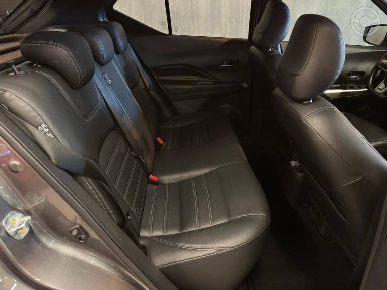 NISSAN - KICKS 1.6 16V FLEX SL PACK TECH 4P XTRONIC - 2017/2018 - CINZA - R$ 84.900,00