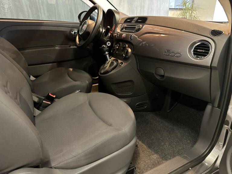 FIAT - 500 1.4 CULT 8V FLEX 2P MANUAL - 2011/2012 - CINZA - R$ 42.900,00