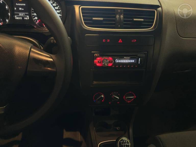 VOLKSWAGEN - CROSSFOX 1.6 MI FLEX 8V 4P MANUAL - 2012/2013 - BRANCA - R$ 48.900,00