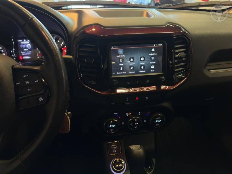 FIAT - TORO 2.0 16V TURBO DIESEL FREEDOM 4WD AT9 AUTOMÁTICO - 2019/2020 - CINZA - R$ 107.900,00