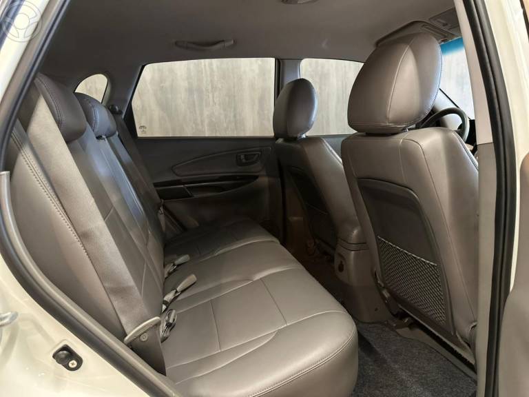 HYUNDAI - TUCSON 2.0 MPFI GLS 16V 143CV 2WD FLEX 4P AUTOMÁTICO - 2015/2016 - BRANCA - R$ 62.900,00