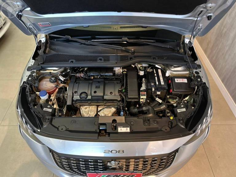 PEUGEOT - 208 1.6 GRIFFE 16V FLEX 4P MANUAL - 2021/2021 - PRATA - R$ 85.900,00