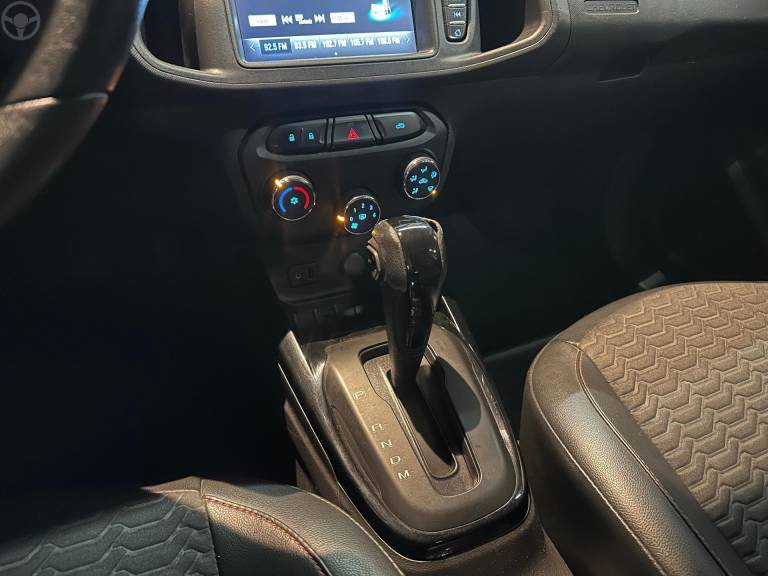 CHEVROLET - ONIX 1.4 MPFI LTZ 8V FLEX 4P AUTOMÁTICO - 2017/2018 - PRETA - R$ 65.900,00