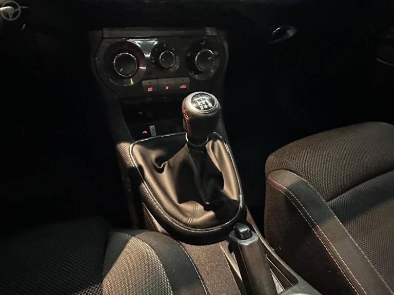 FIAT - BRAVO 1.8 SPORTING 16V FLEX 4P MANUAL - 2014/2014 - BRANCA - R$ 48.900,00