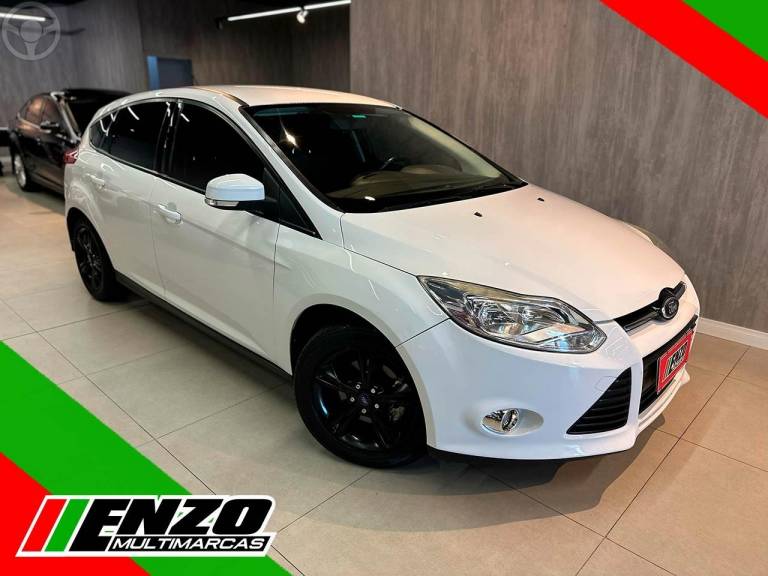 FORD - FOCUS 1.6 SE 16V FLEX 4P MANUAL - 2015/2015 - BRANCA - R$ 63.900,00