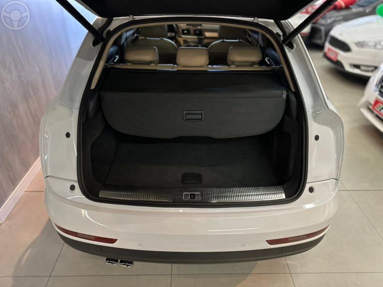 AUDI - Q3 1.4 TFSI AMBIENTE FLEX 4P S TRONIC - 2016/2017 - BRANCA - R$ 103.900,00