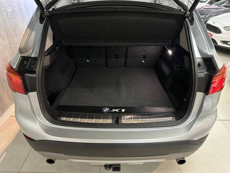 BMW - X1 2.0 16V TURBO SDRIVE20I X-LINE 4P AUTOMÁTICO - 2019/2019 - PRATA - R$ 134.900,00