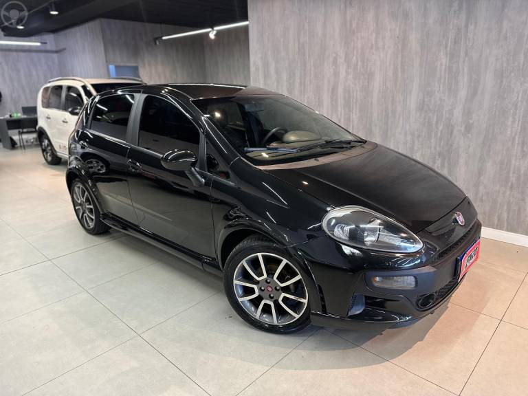 FIAT - PUNTO 1.8 BLACKMOTION 16V FLEX 4P AUTOMATIZADO - 2015/2016 - PRETA - R$ 51.900,00