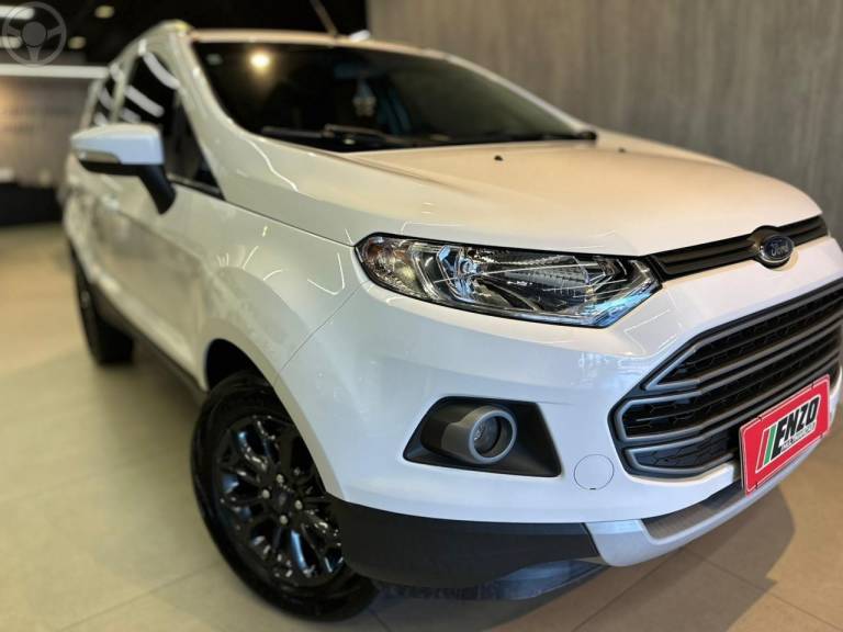 FORD - ECOSPORT 1.6 FREESTYLE 8V FLEX 4P MANUAL - 2016/2017 - BRANCA - R$ 63.900,00