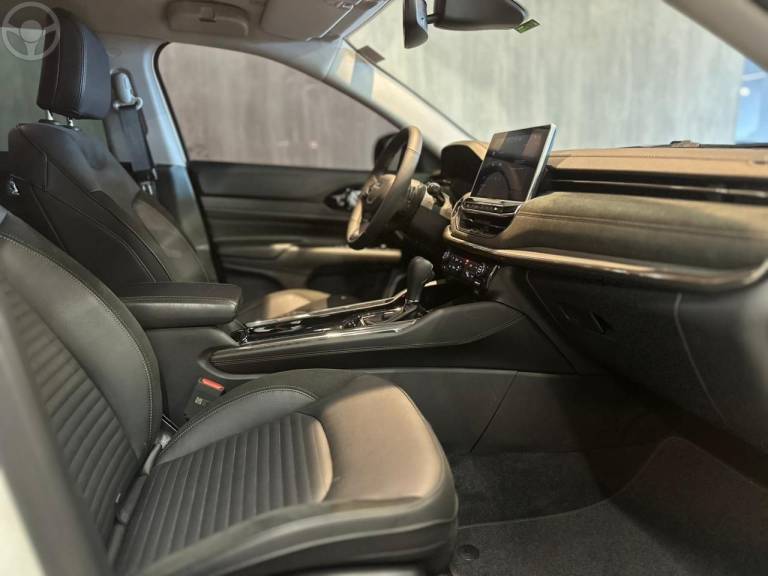 JEEP - COMMANDER 1.3 LIMITED T270 16V 4X2 TURBO FLEX 4P AUTOMÁTICO - 2025/2025 - BRANCA - R$ 203.900,00