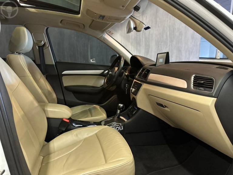 AUDI - Q3 1.4 TFSI AMBIENTE FLEX 4P S TRONIC - 2016/2017 - BRANCA - R$ 96.900,00