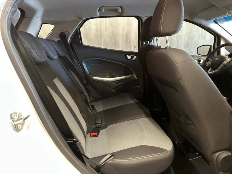 FORD - ECOSPORT 1.6 FREESTYLE 8V FLEX 4P MANUAL - 2016/2017 - BRANCA - R$ 63.900,00