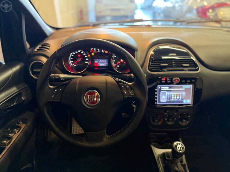 FIAT - PUNTO 1.8 BLACKMOTION 16V FLEX 4P MANUAL - 2013/2014 - PRETA - R$ 49.900,00
