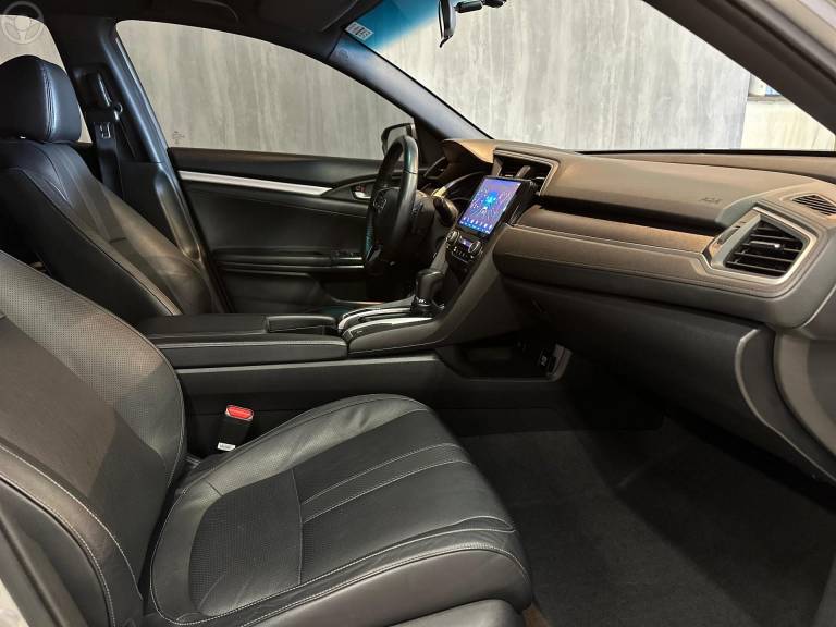 HONDA - CIVIC 2.0 16V FLEXONE EX 4P CVT - 2016/2017 - PRATA - R$ 107.900,00