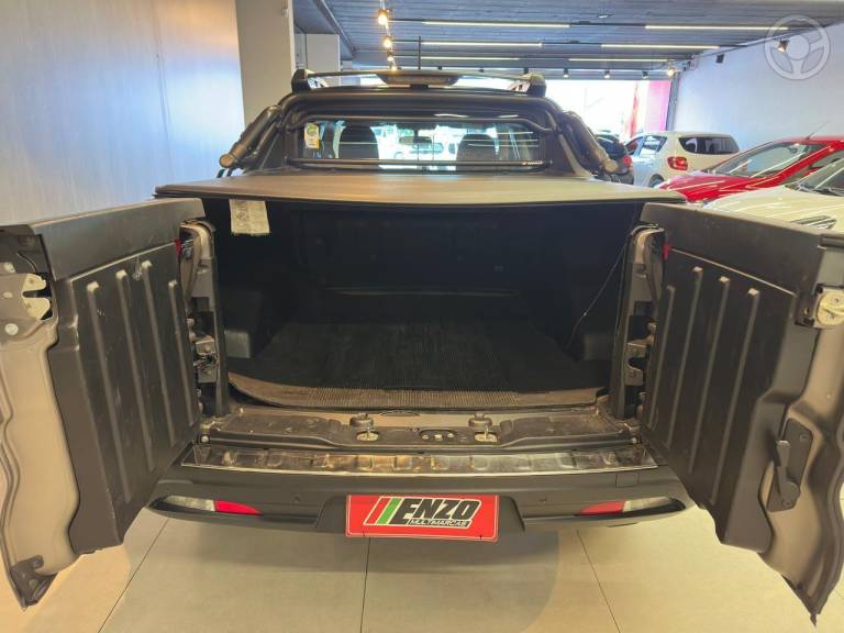 FIAT - TORO 2.0 16V TURBO DIESEL FREEDOM 4WD AT9 AUTOMÁTICO - 2019/2020 - CINZA - R$ 107.900,00