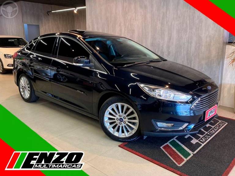FORD - FOCUS 2.0 TITANIUM SEDAN 16V FLEX 4P AUTOMÁTICO - 2016/2017 - PRETA - R$ 68.900,00