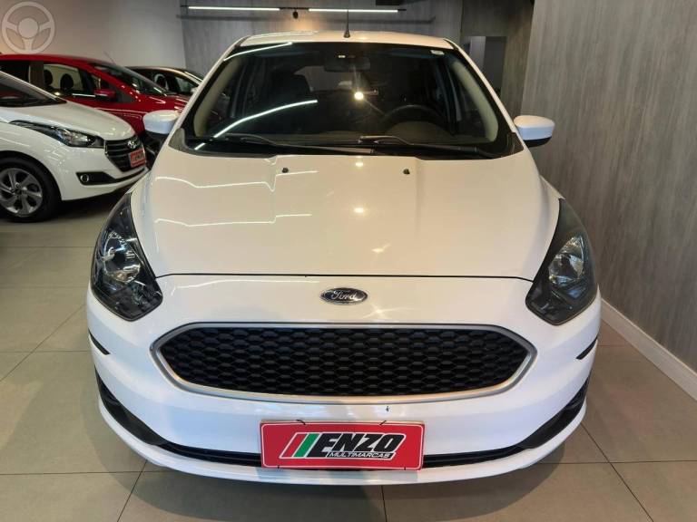 FORD - KA 1.0 SE PLUS 12V FLEX 4P MANUAL - 2018/2019 - BRANCA - R$ 48.900,00
