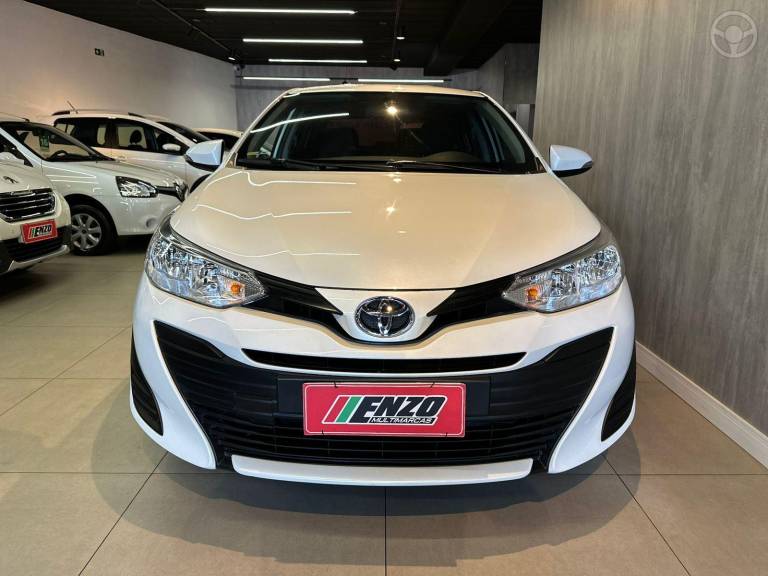 TOYOTA - YARIS 1.5 XL LIVE SEDAN 16V FLEX 4P AUTOMÁTICO - 2019/2020 - BRANCA - R$ 77.900,00