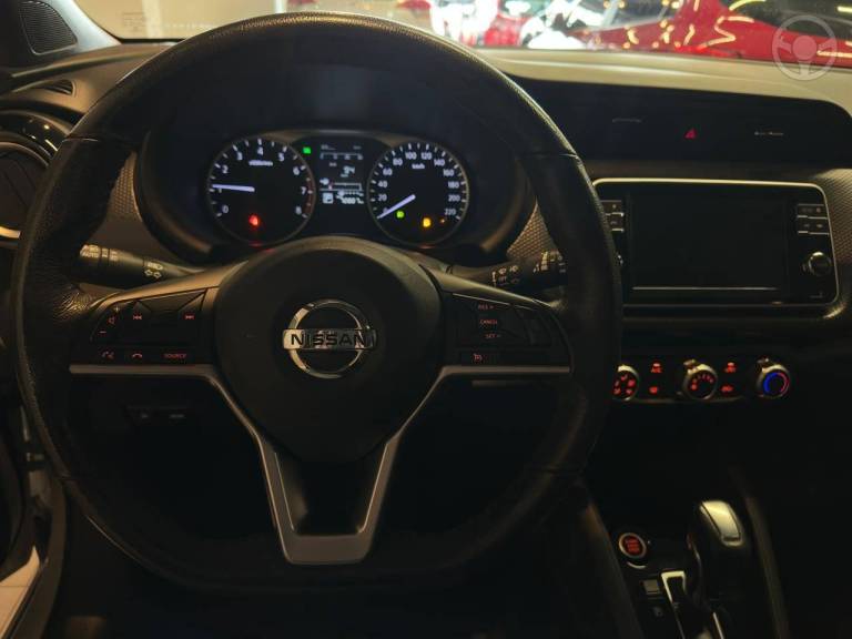 NISSAN - KICKS 1.6 16V FLEX SV 4P XTRONIC - 2020/2021 - BRANCA - R$ 89.900,00