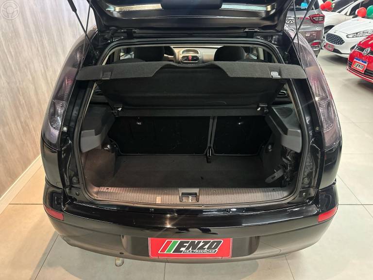 CHEVROLET - CORSA 1.4 MPFI MAXX 8V FLEX 4P MANUAL - 2010/2011 - PRETA - R$ 31.900,00
