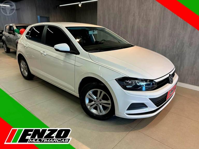 VOLKSWAGEN - POLO 1.0MPI TOTAL FLEX MANUAL - 2020/2021 - BRANCA - R$ 69.900,00