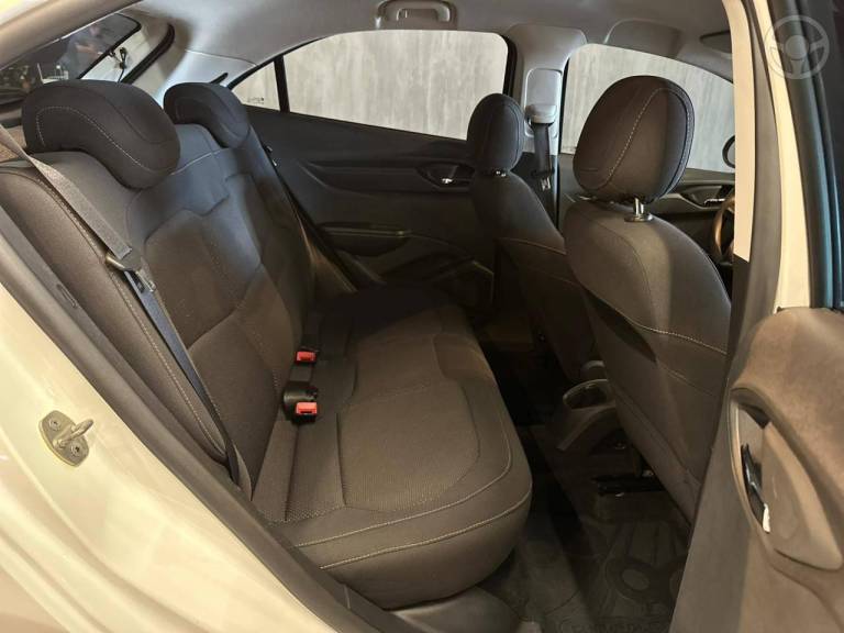 CHEVROLET - ONIX 1.4 MPFI LTZ 8V FLEX 4P MANUAL - 2014/2014 - BRANCA - R$ 52.900,00