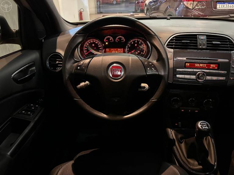 FIAT - BRAVO 1.8 SPORTING 16V FLEX 4P MANUAL - 2014/2014 - BRANCA - R$ 48.900,00