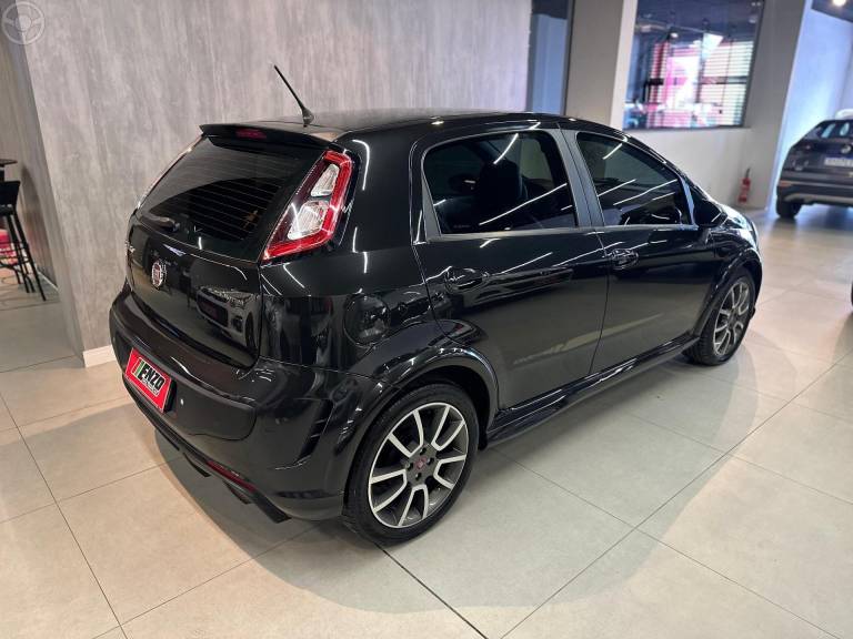 FIAT - PUNTO 1.8 BLACKMOTION 16V FLEX 4P AUTOMATIZADO - 2015/2016 - PRETA - R$ 50.900,00