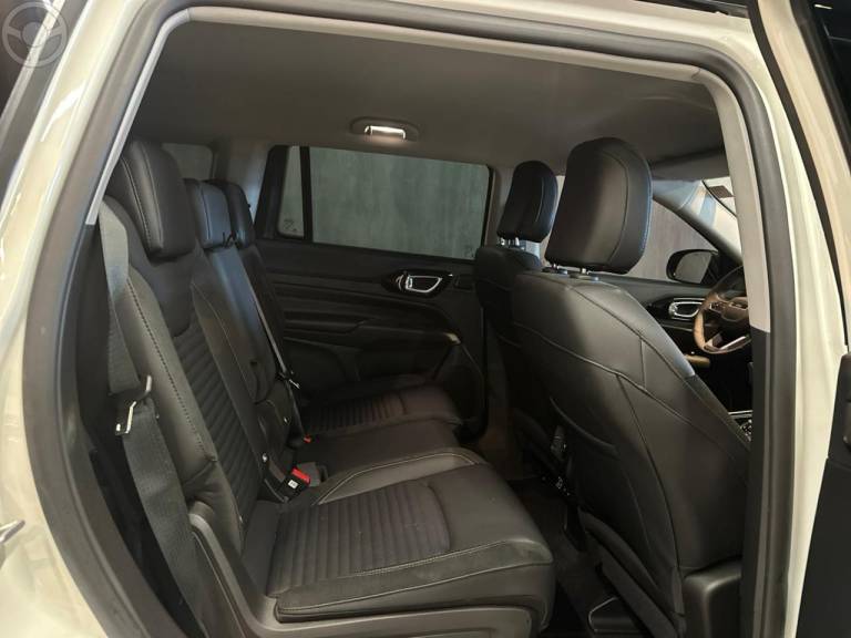 JEEP - COMMANDER 1.3 LIMITED T270 16V 4X2 TURBO FLEX 4P AUTOMÁTICO - 2025/2025 - BRANCA - R$ 203.900,00