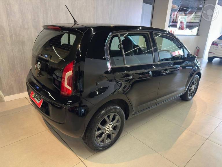 VOLKSWAGEN - UP 1.0 MPI RUN UP 12V FLEX 4P MANUAL - 2016/2017 - PRETA - R$ 47.900,00