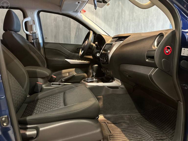 NISSAN - FRONTIER 2.3 ATTACK 4X4 CD BI-TURBO DIESEL 4P AUTOMÁTICO - 2024/2025 - AZUL - R$ 218.900,00