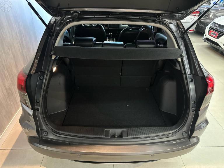 CHEVROLET - SPIN 1.8 PREMIER 8V FLEX 4P AUTOMÁTICO - 2023/2024 - PRATA - R$ 116.900,00