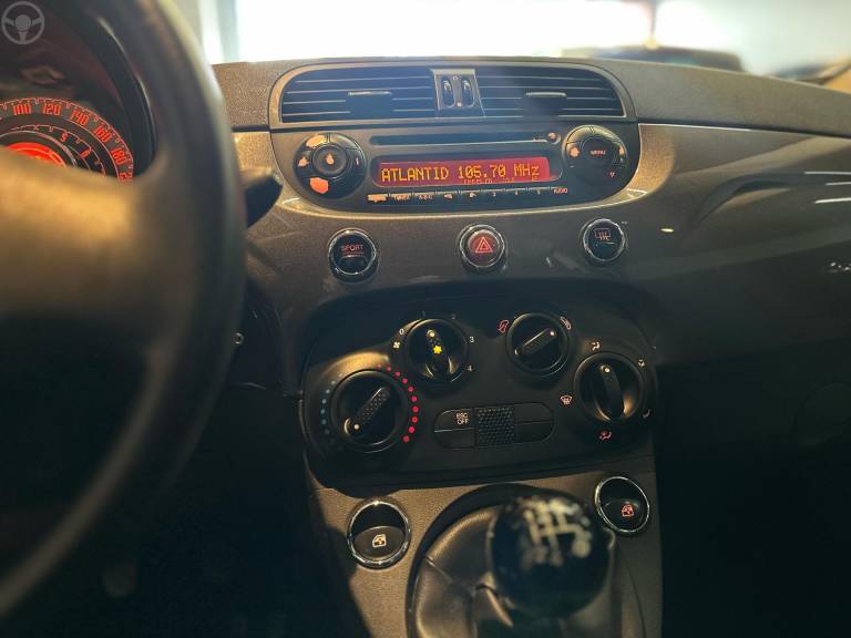 FIAT - 500 1.4 CULT 8V FLEX 2P MANUAL - 2011/2012 - CINZA - R$ 42.900,00