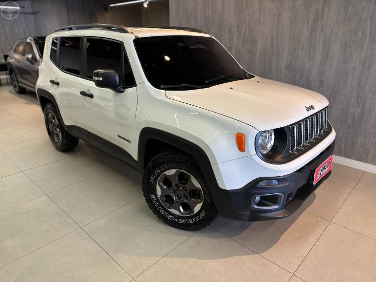 JEEP - RENEGADE 1.8 16V FLEX SPORT 4P MANUAL - 2016/2017 - BRANCA - R$ 67.900,00