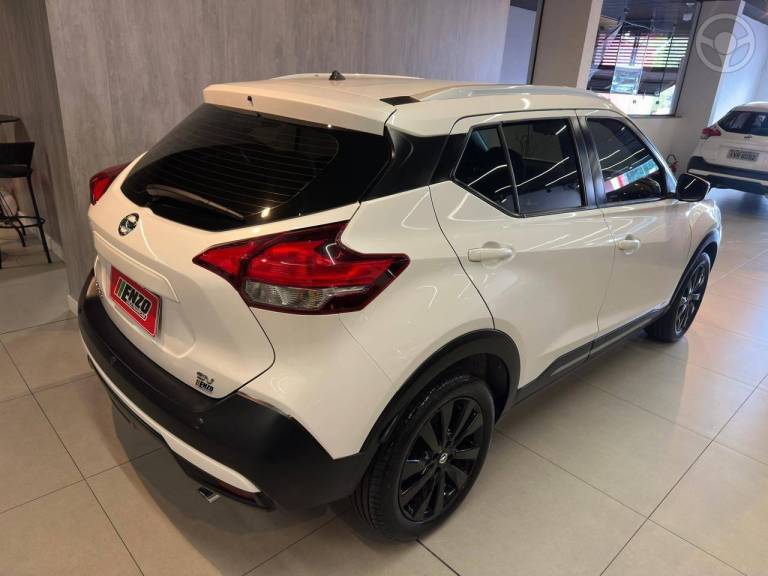 NISSAN - KICKS 1.6 16V FLEX SV 4P XTRONIC - 2020/2021 - BRANCA - R$ 89.900,00