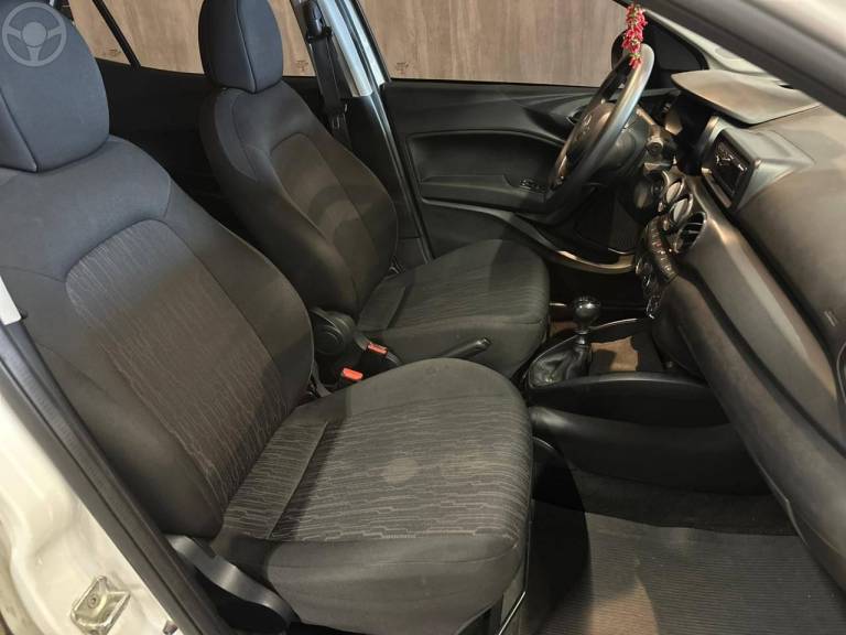 FIAT - ARGO 1.0 FIREFLY FLEX 4P MANUAL - 2021/2022 - BRANCA - R$ 54.900,00