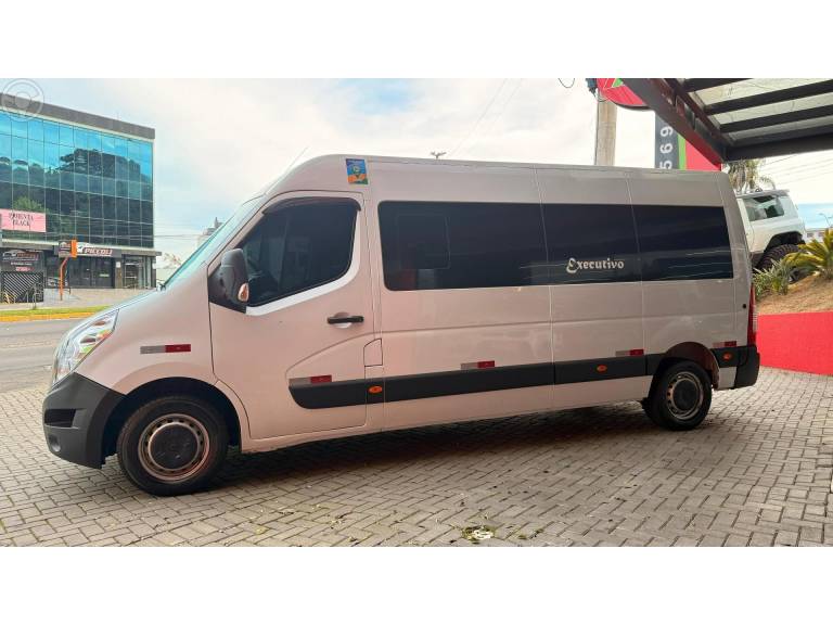 RENAULT - MASTER 2.3 DCI MINIBUS EXECUTIVE L3H2 1 16V DIESEL 4P MANUAL - 2019/2020 - BRANCA - R$ 214.900,00