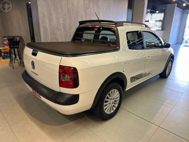VOLKSWAGEN - SAVEIRO 1.6 MI ROCK IN RIO CD 8V FLEX 2P MANUAL - 2015/2016 - BRANCA - R$ 66.900,00
