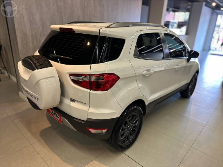 FORD - ECOSPORT 1.6 FREESTYLE 8V FLEX 4P MANUAL - 2016/2017 - BRANCA - R$ 63.900,00