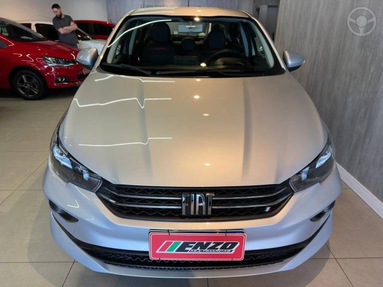 FIAT - CRONOS 1.0 FIREFLY DRIVE FLEX 4P MANUAL - 2024/2025 - PRATA - R$ 83.900,00