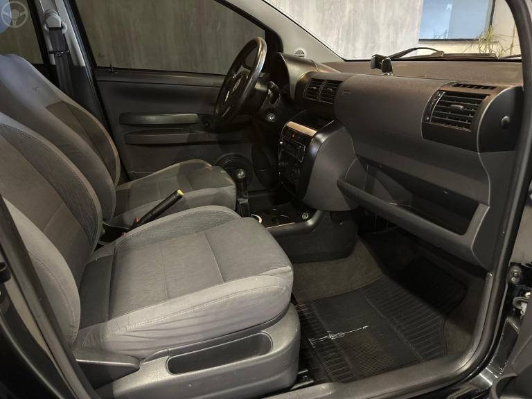 VOLKSWAGEN - CROSSFOX 1.6 MI FLEX 8V 4P MANUAL - 2006/2006 - PRETA - R$ 33.900,00