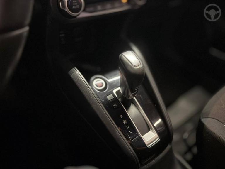 NISSAN - KICKS 1.6 16V FLEX SV 4P XTRONIC - 2016/2017 - BRANCA - R$ 78.900,00