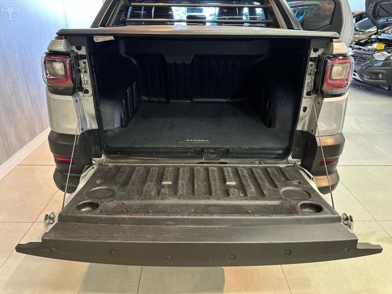 FIAT - STRADA 1.3 RANCH CD 8V FLEX 4P AUTOMÁTICO - 2022/2023 - PRATA - R$ 125.900,00