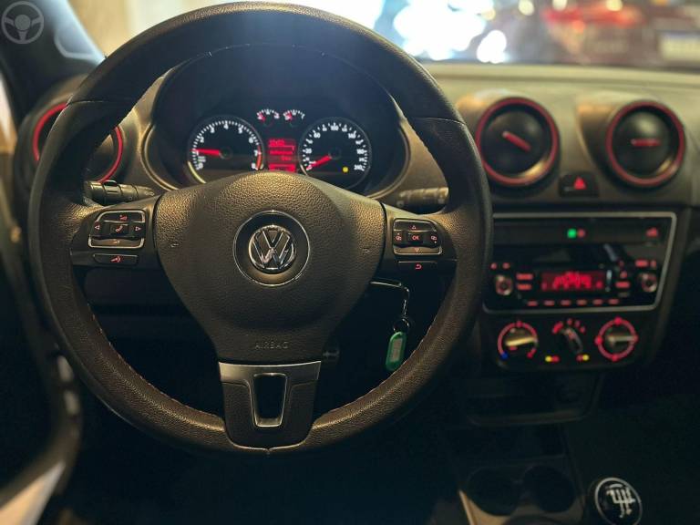 VOLKSWAGEN - SAVEIRO 1.6 MI ROCK IN RIO CD 8V FLEX 2P MANUAL - 2015/2016 - BRANCA - R$ 66.900,00