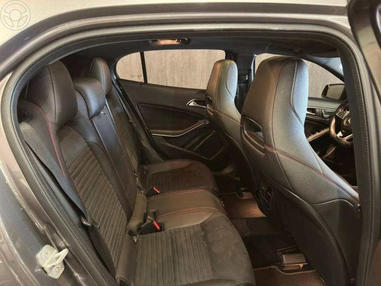 MERCEDES-BENZ - GLA 250 2.0 SPORT 16V TURBO 4X2 4P AUTOMÁTICA - 2018/2018 - CINZA - R$ 149.900,00