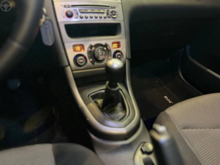 PEUGEOT - 308 2.0 ALLURE 16V FLEX 4P MANUAL - 2012/2013 - BRANCA - R$ 41.900,00