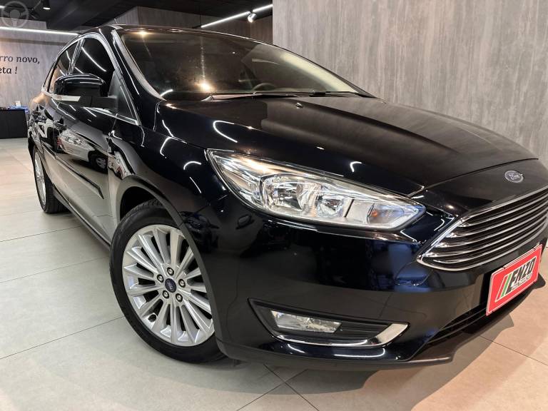 FORD - FOCUS 2.0 TITANIUM SEDAN 16V FLEX 4P AUTOMÁTICO - 2016/2017 - PRETA - R$ 68.900,00